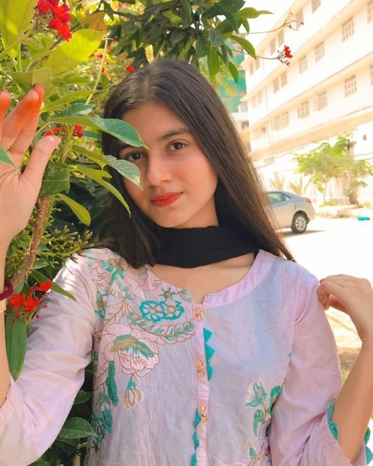 ladki ki photo