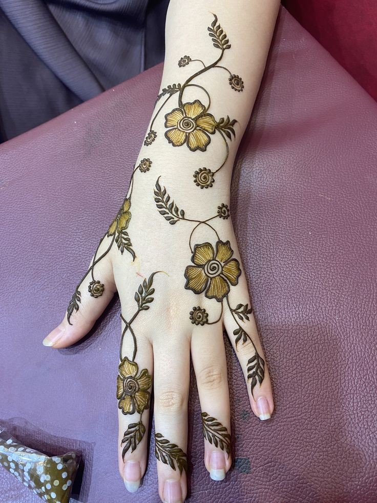 mehndi design photo